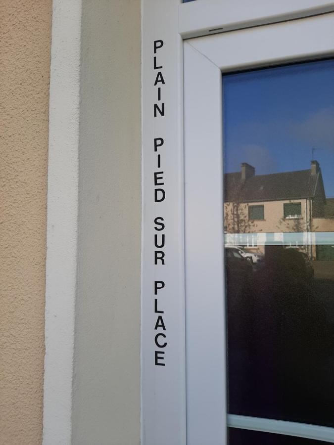 Le Plain Pied Sur Place Le Mele-sur-Sarthe Exterior photo